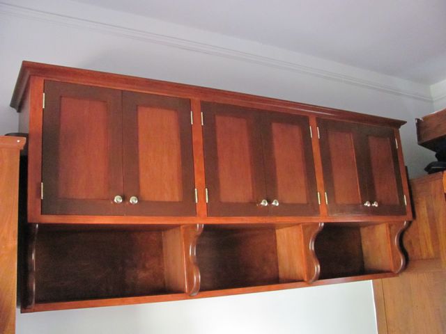 Poe Deluxe cabinet